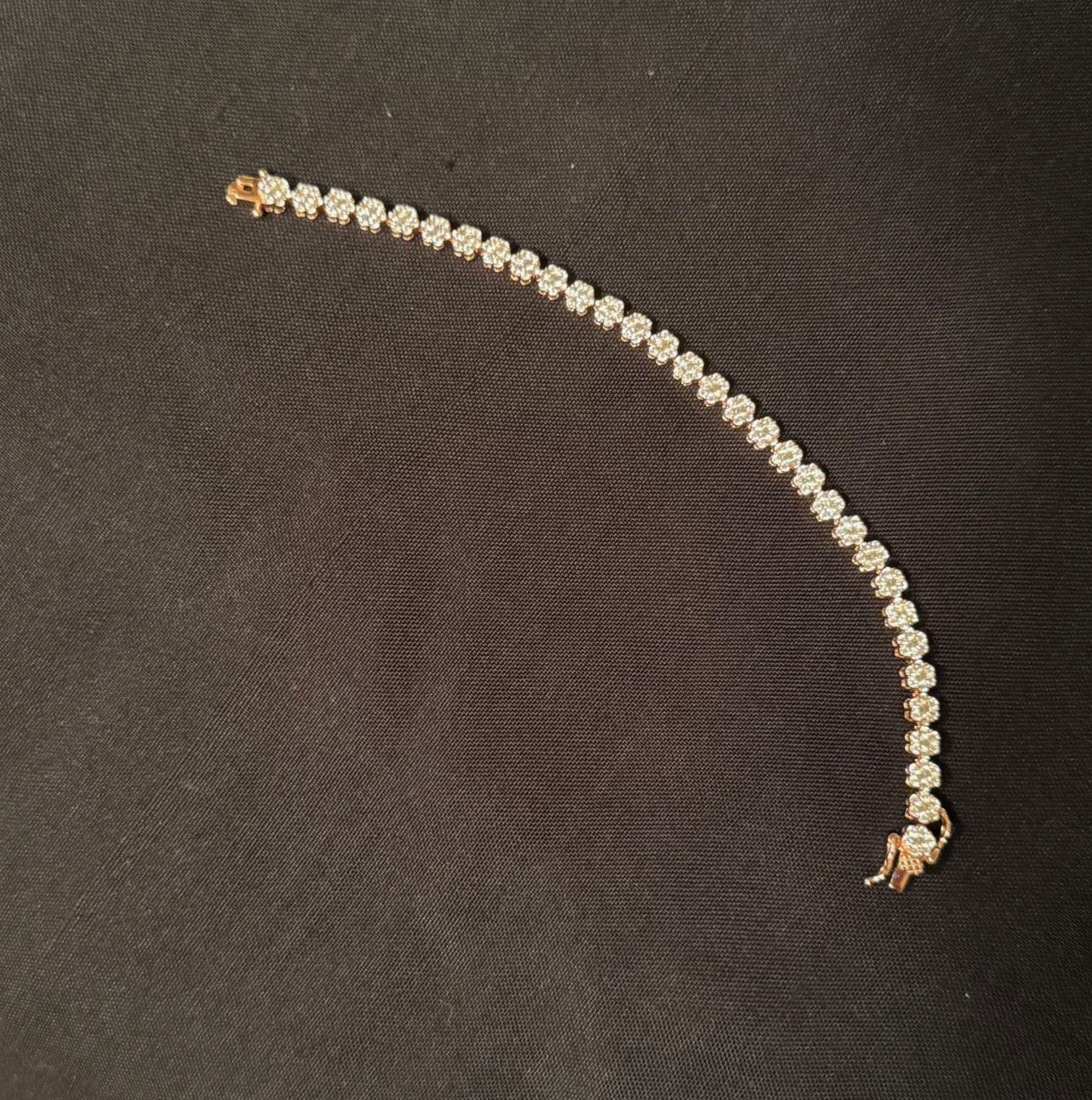 Classic Diamond Tennis Bracelet – Gold Elegance